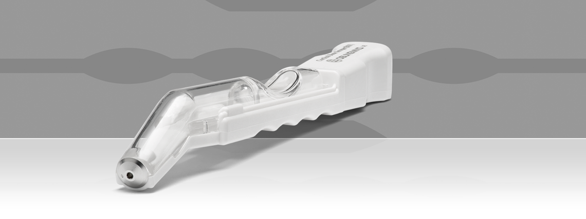 Der Bone Scraper Knochenschaber vor grauem Hintergrund.